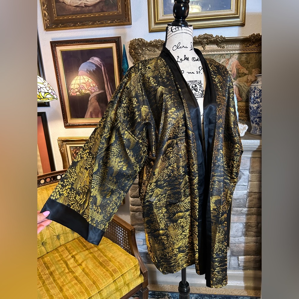 Asian Style Robe Women’s Large Black & Gold